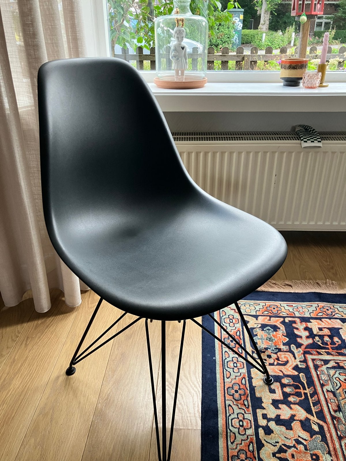 Vitra Eames DSR Stoel - Zwart, Ophalen, Kunststof, Gebruikt, Zwart
