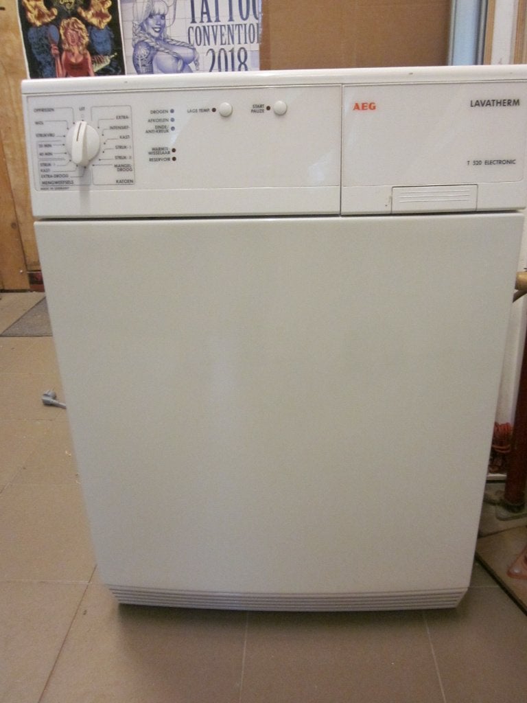 AEG condensdroger, Witgoed en Apparatuur, Ophalen, 6 tot 8 kg, Gebruikt, Anti-kreukfase