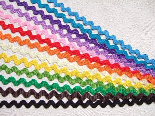 OPRUIMING ~ Zigzag band / lint ~ 9 mm ~Blauw Geel Groen Rood, -, -, Nieuw, Ophalen of Verzenden