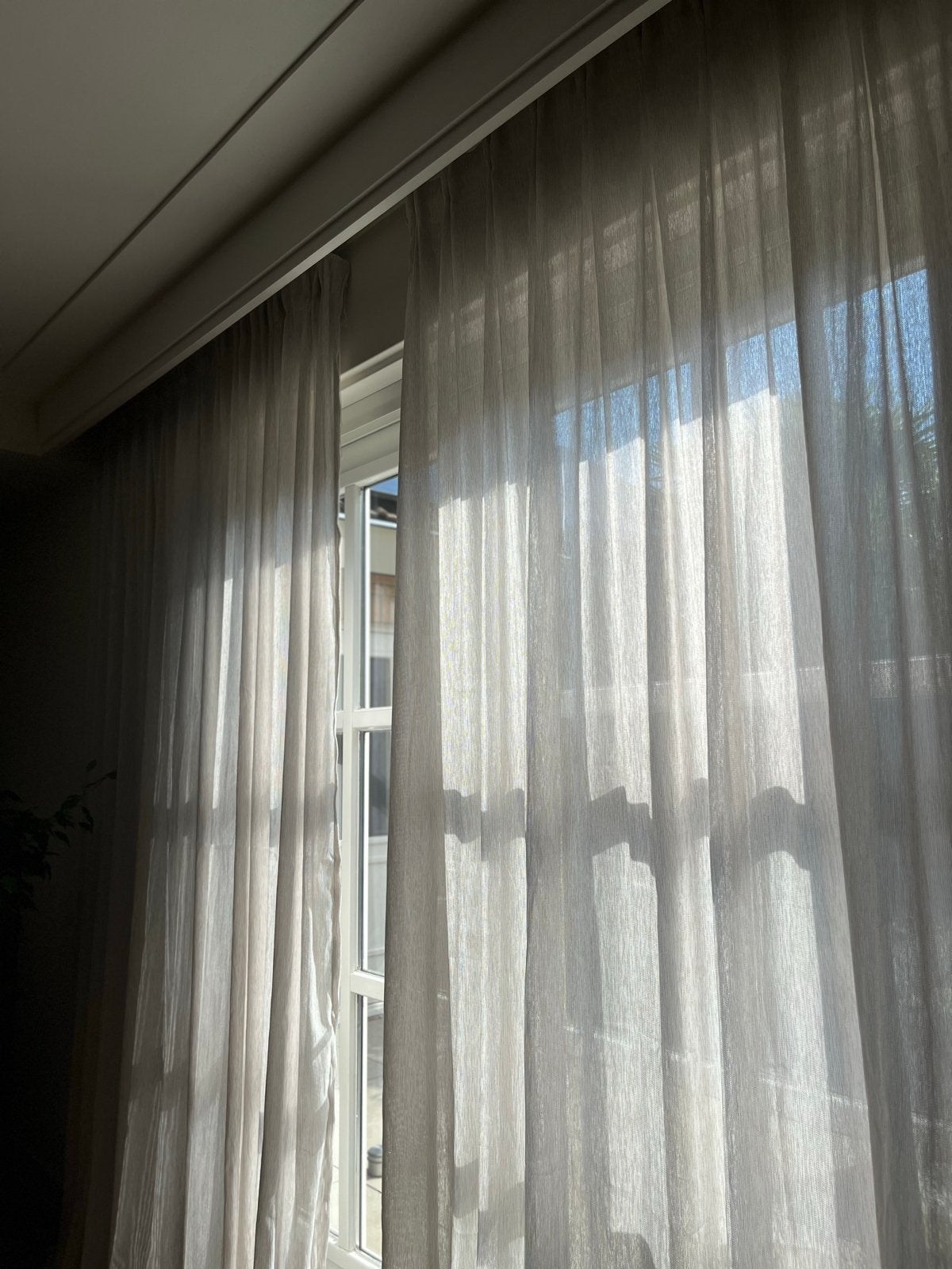 Lichtdoorlatende Vitrage Gordijnen - Zo goed als nieuw, Vitrage, 400 cm, Beige, Ophalen of Verzenden