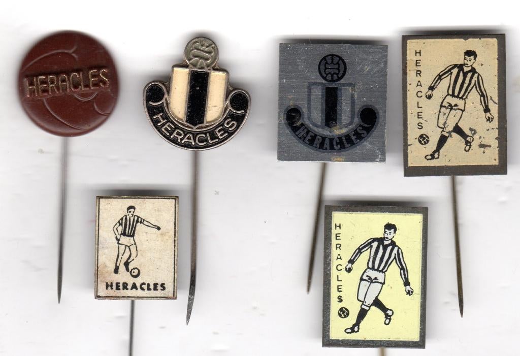 6 speldjes HERACLES VOETBAL VERENIGING ALMELO (A10), Verzamelen, Speldjes, Pins en Buttons, Ophalen of Verzenden, Gebruikt, Overige onderwerpen