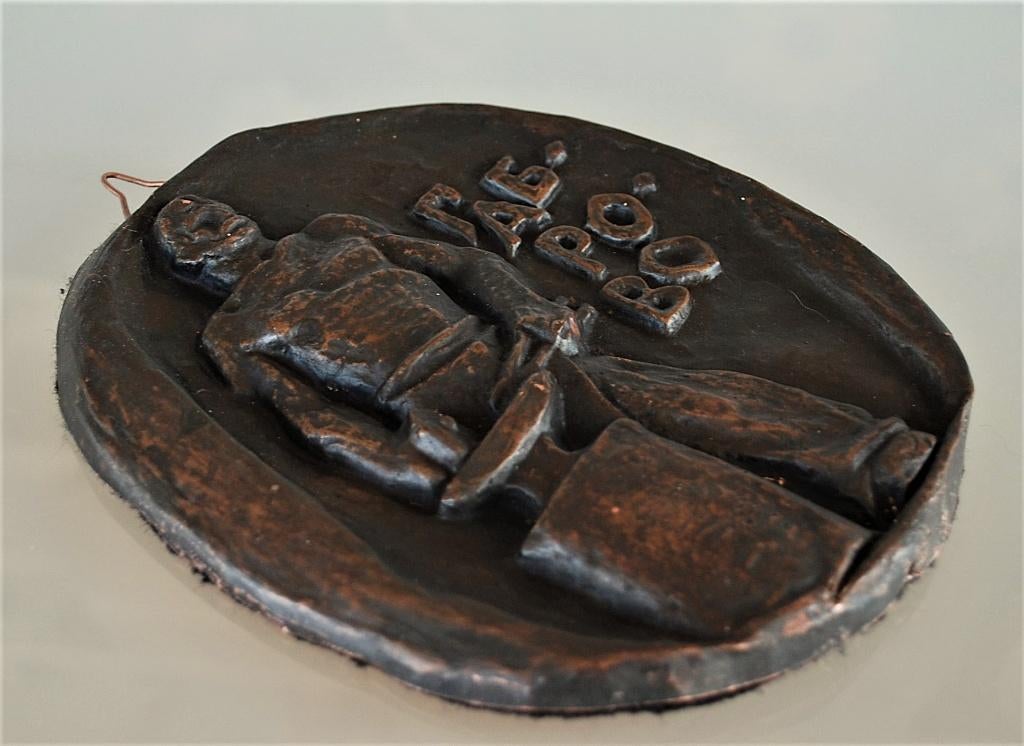 Bulgarije Metaal Werker, Racho de smid, Wandplaat Brons CCCP, Ophalen of Verzenden