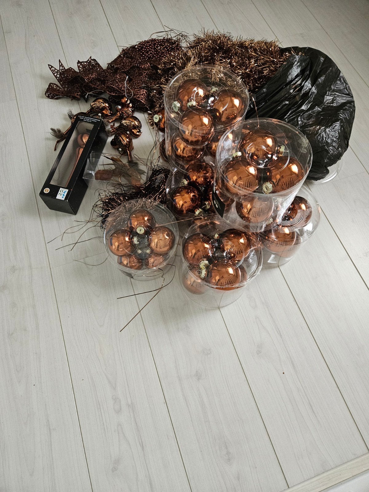 Prachtige glazen kerstballen en vogels, slingers enzz, Diversen, Ophalen