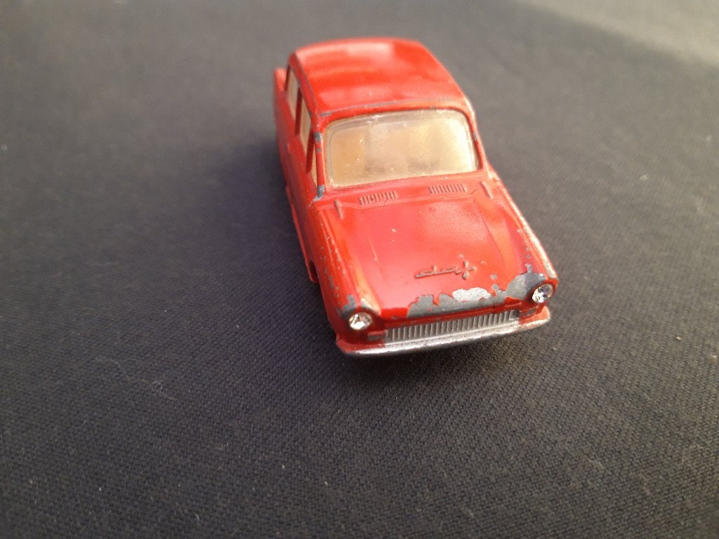 Daf 33 rood 1e type ( daf op motorkap ) Lion Car 1:43, Ophalen of Verzenden, Gebruikt, Auto, Overige merken