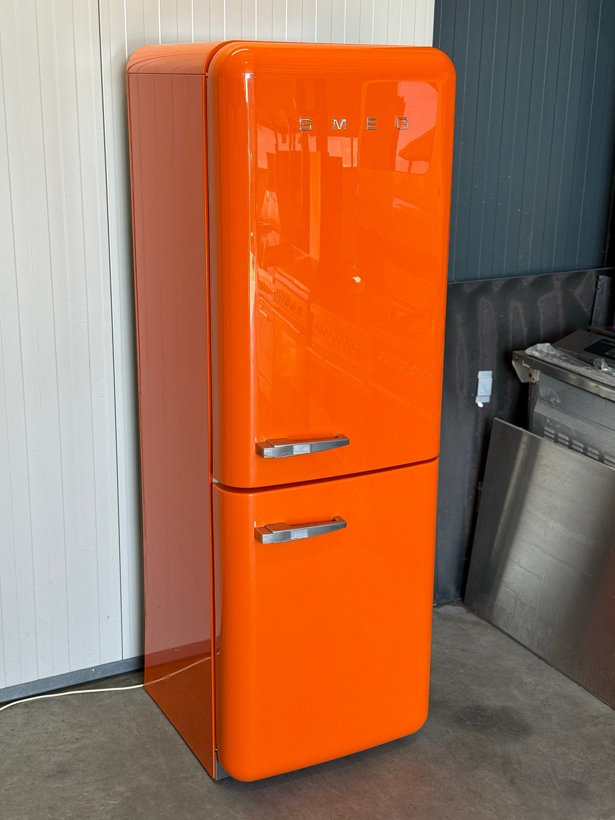 Smeg Koelkast met Vriezer - Oranje Retro Design, Bella, 200 liter of meer, 60 cm of meer, Met aparte vriezer