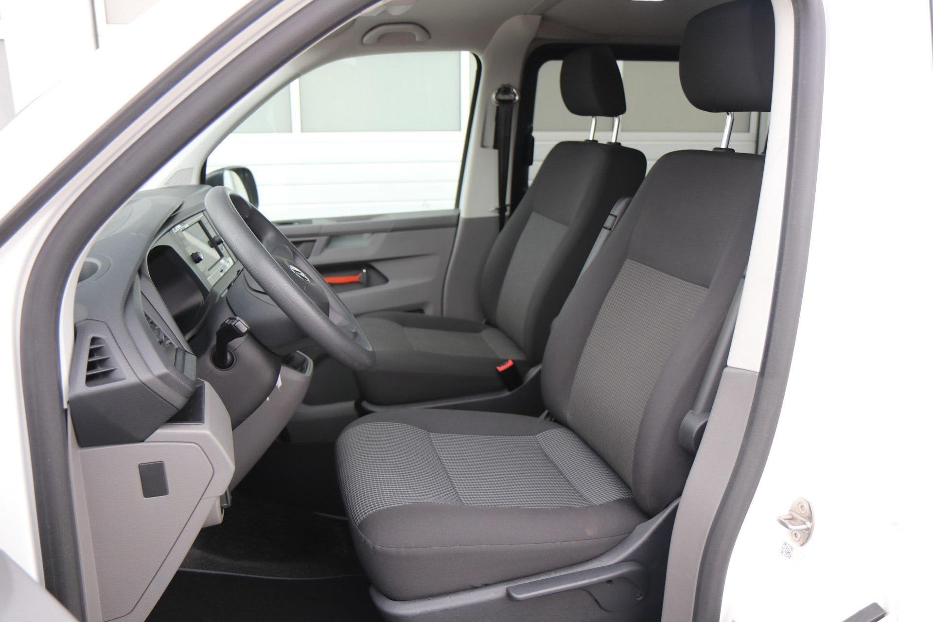 Volkswagen Transporter 2.0 TDI 110pk L2H1 30 DC | App Connec, Voorwielaandrijving, 12 maanden, Stof, Gebruikt