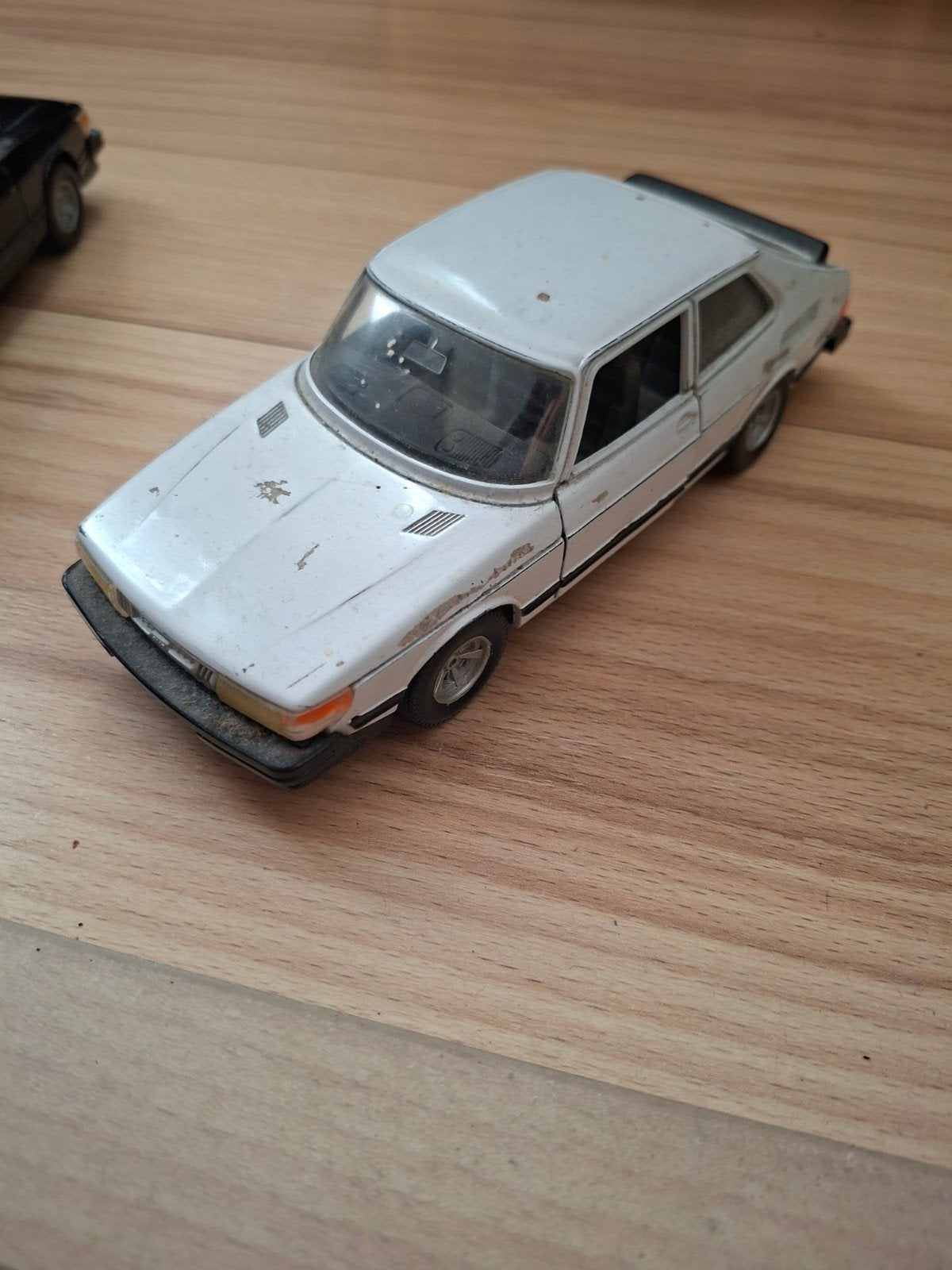 Oude Saab 900 modelauto - Wit, Ophalen of Verzenden, Gebruikt, Auto