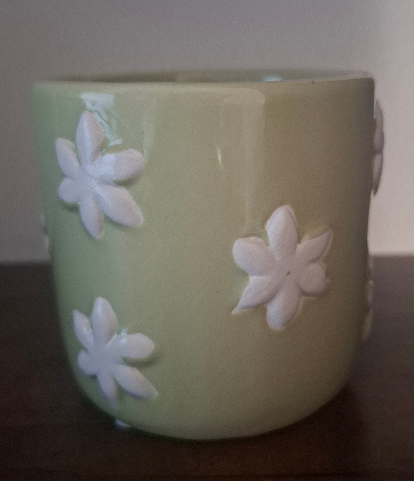 Groene met witte bloemen bloempot, Rond, Binnen, Ophalen of Verzenden, Zo goed als nieuw