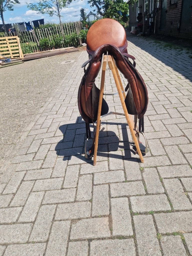 Dressuur zadel, Ophalen, Zo goed als nieuw, Dressuur