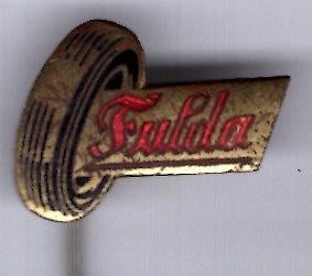 FULDA banden email koper speldje ( H_118a ), Verzamelen, Verzenden, Zo goed als nieuw, Transport, Speldje of Pin