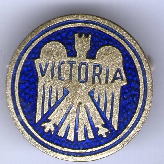 Victoria motorfietsen zilverkleurig broche ( G_144), Verzamelen, Speldjes, Pins en Buttons, Verzenden, Zo goed als nieuw, Transport