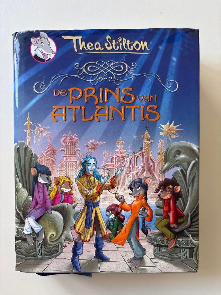 Thea Stilton - De Prins van Atlantis, Boeken, Ophalen of Verzenden, Gelezen, Fictie algemeen