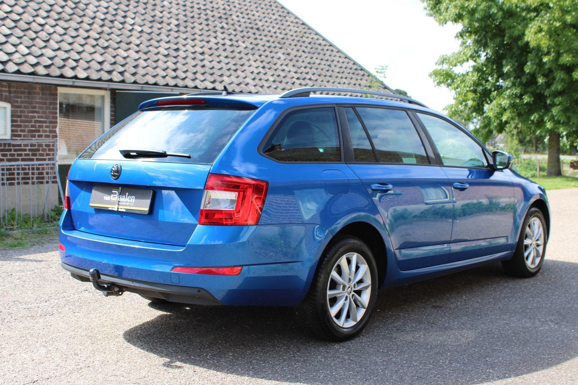 Skoda Octavia Combi 1.2 TSI Ambition Businessline AUTOM NAVI, Auto's, Stof, Gebruikt, Zwart, 4 cilinders