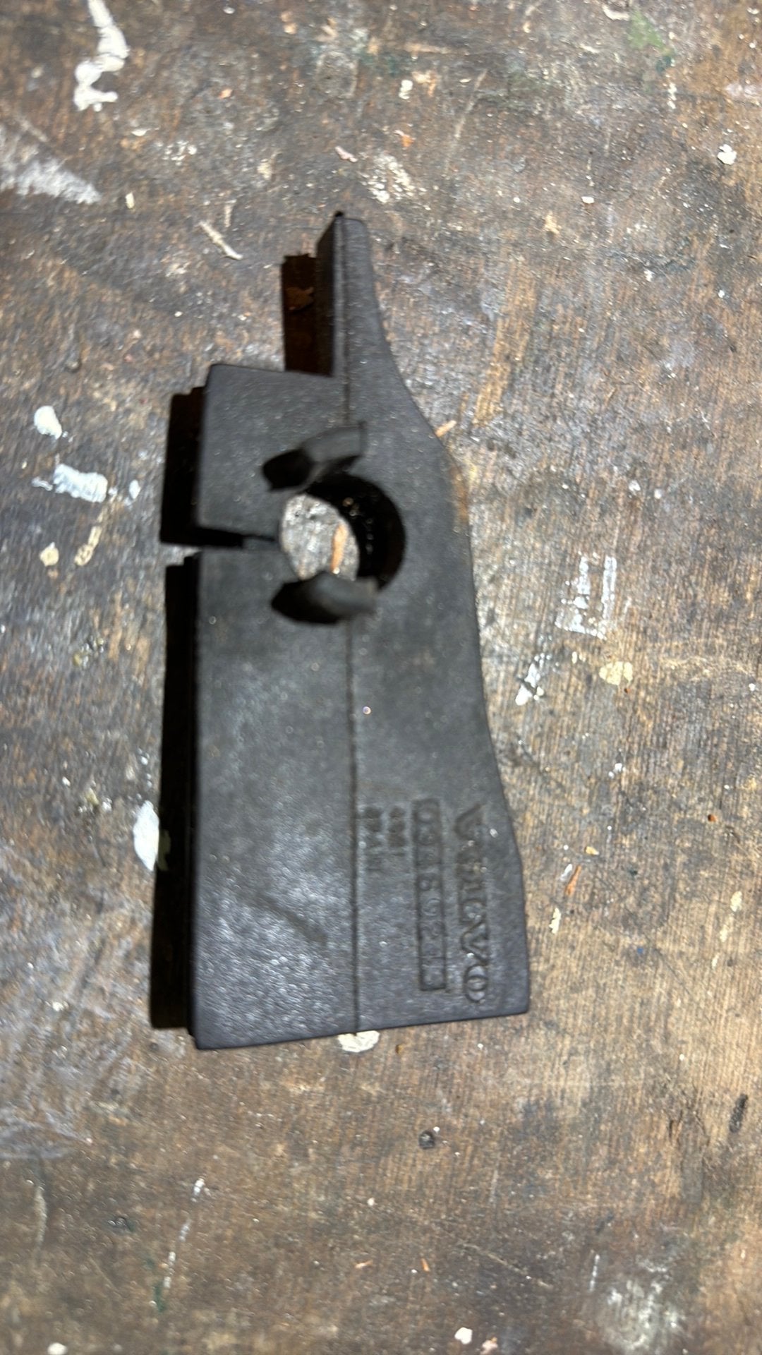 Afsluitrubber, kabel doorlaat rubber volvo 09469243, Ophalen of Verzenden, Gebruikt, Volvo