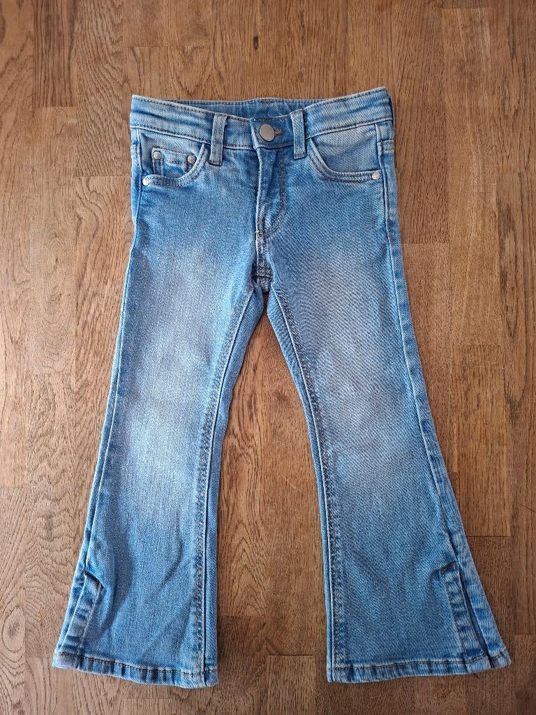 HEMA lichtblauwe flared jeans maat 98, Kinderen en Baby's, Kinderkleding | Maat 98, Broek, Anneonline, Steenbergen, Meisje