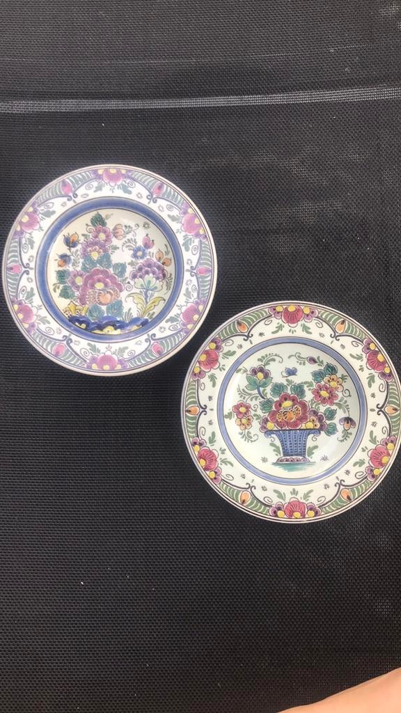2 Delfts polychrome wandbordjes, Antiek en Kunst, Ophalen of Verzenden