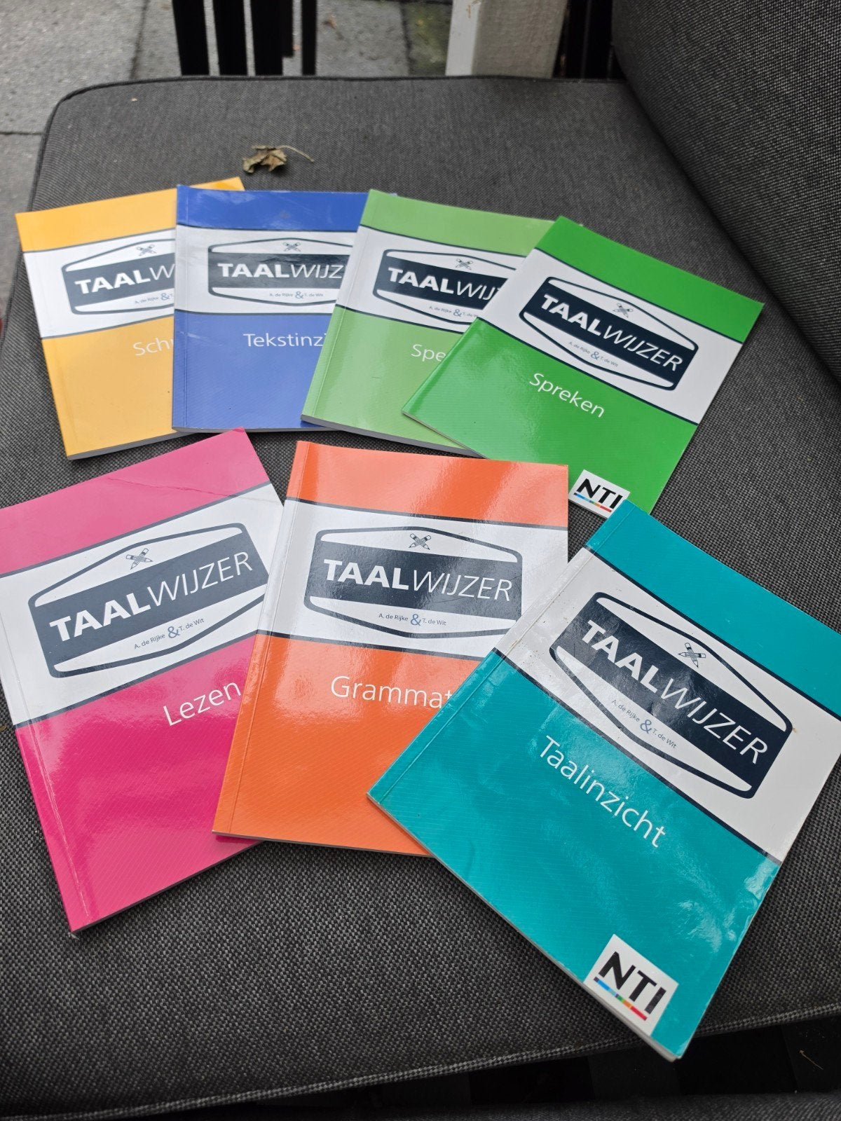 NTI Taalwijzer Boeken - Nederlands Leren (Complete Set), Non-fictie, Nederlands, Ophalen of Verzenden, Zo goed als nieuw