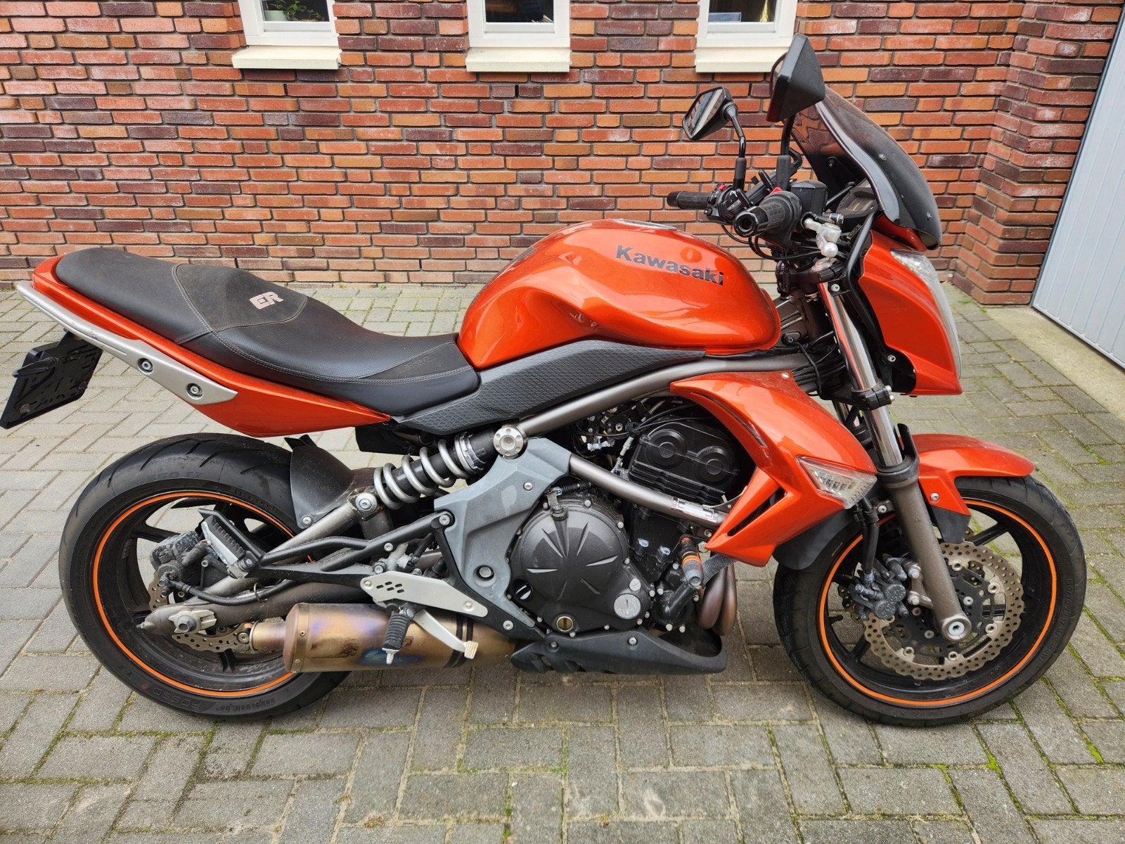 Kawasaki ER-6N | 2010 | 27.220 km | Akrapovič | Comfortzadel, Motoren, Motoren | Kawasaki, Particulier, Naked bike