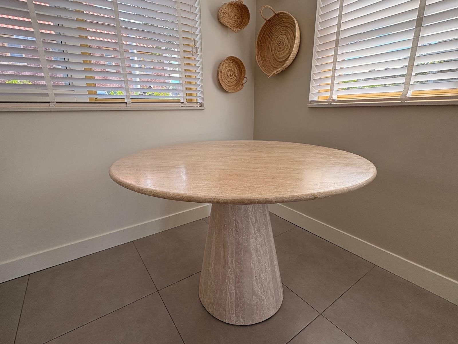 Ronde travertin eettafel, Huis en Inrichting, Tafels | Eettafels, Ophalen, Overige materialen, 100 tot 150 cm, Rond