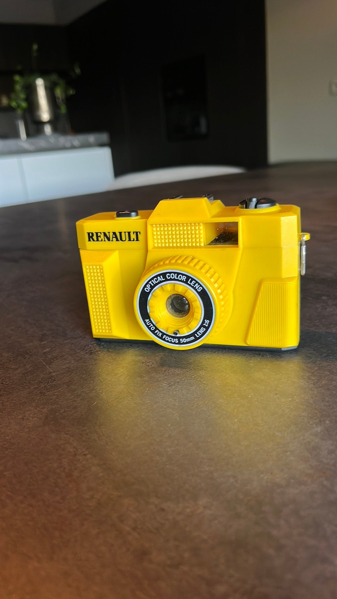 Vintage geel Renault analoog fototoestel fotocamera, Ophalen of Verzenden, Gebruikt, Auto's