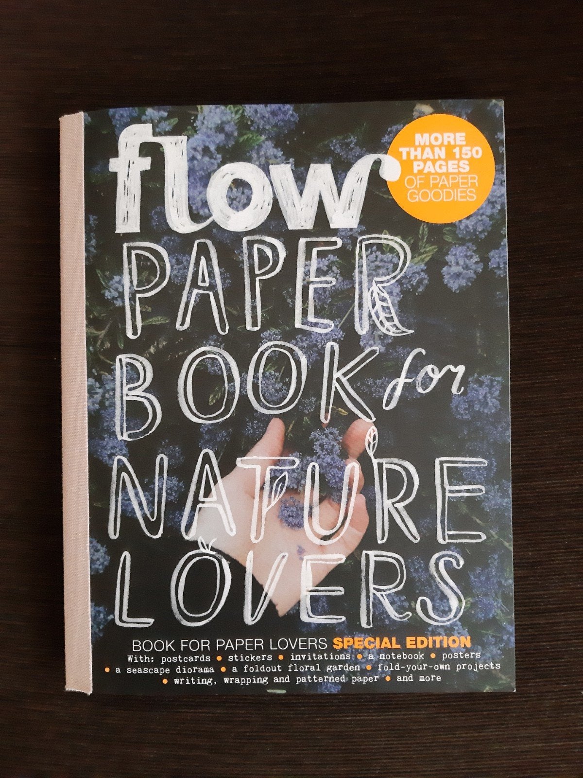 Flow Paper Book for Nature Lovers 2021, Ophalen of Verzenden, Nieuw, Damesbladen