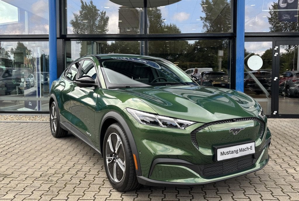 Ford Mustang Mach-E RWD 75 kWh €2.000,- Ford Voordeel! | D, Automaat, Achterwielaandrijving, 340 min, Automatische klimaatregeling