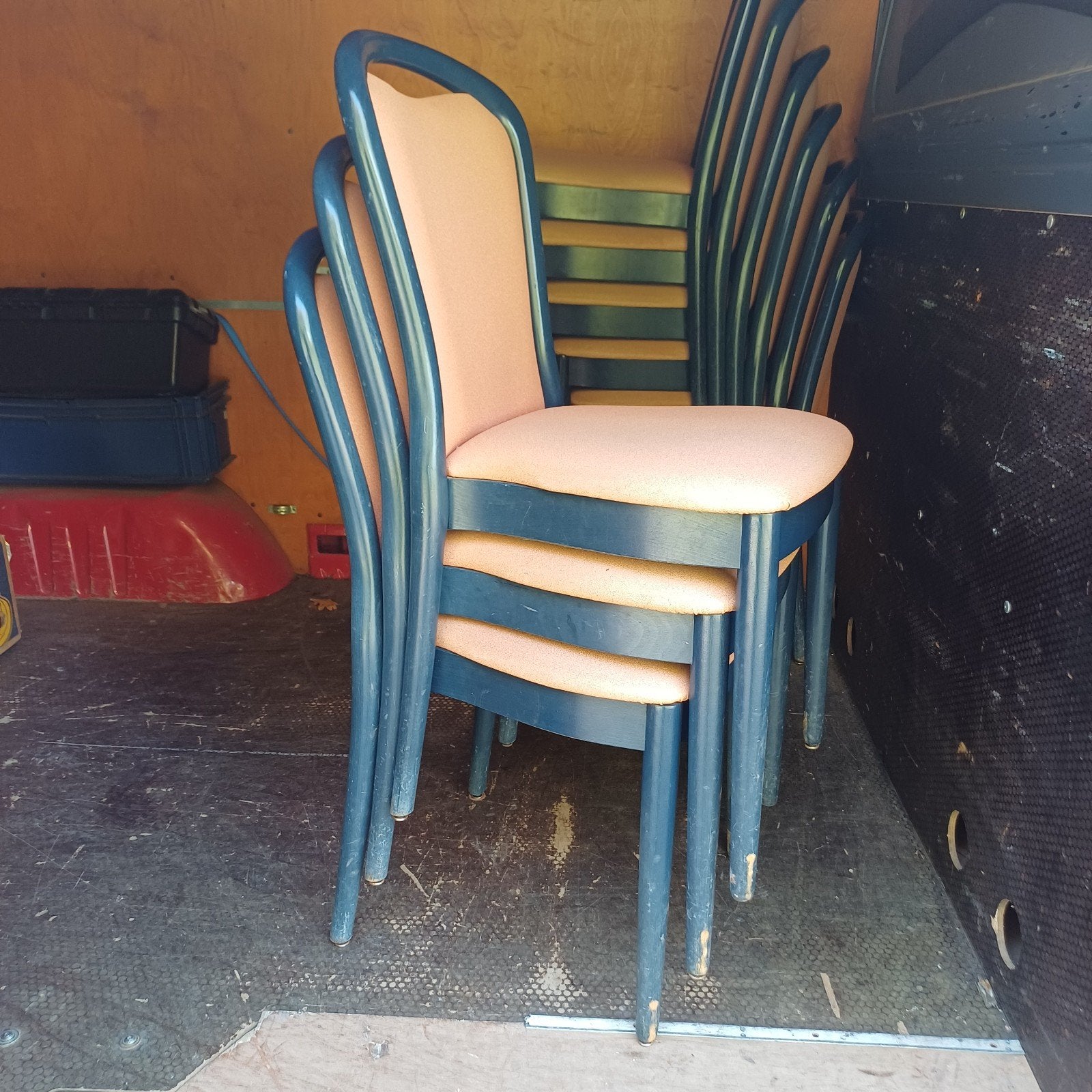 17 x vintage design stoelen partij stapelbare stoelen, Huis en Inrichting, Stoelen, Ophalen, Gebruikt, Bruin, Vijf, Zes of meer stoelen
