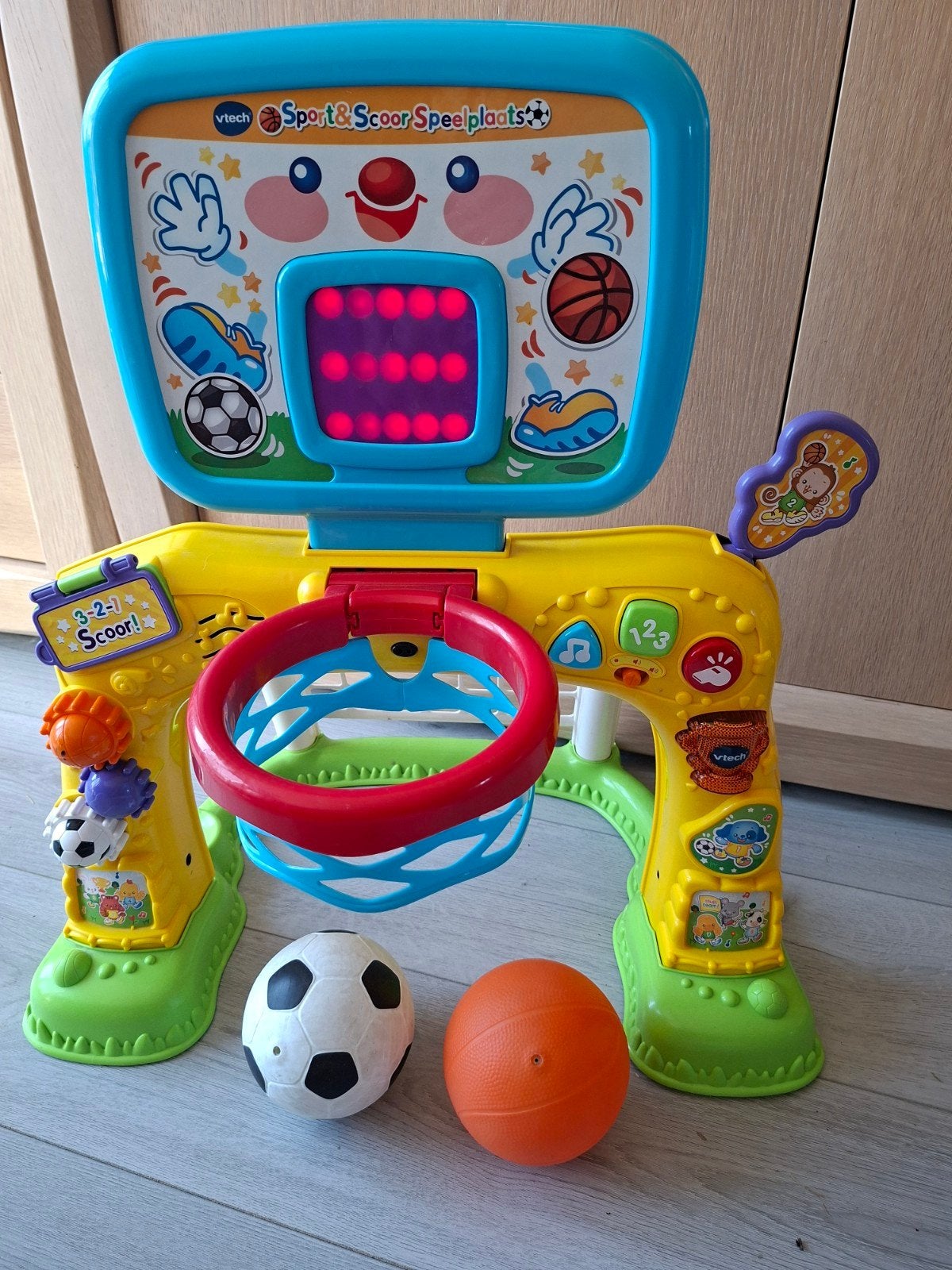 Vtech sport en scoor speelplaats met 2 ballen, Ophalen, Gebruikt, 6 maanden tot 2 jaar