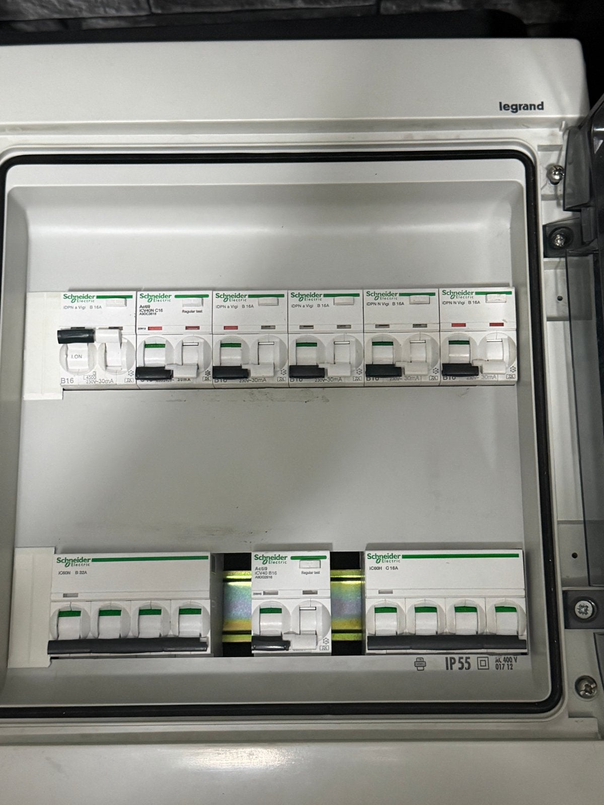 Schneider Electric Groepenkast met diverse automaten, Doe-het-zelf en Verbouw, Elektra en Kabels, Ophalen of Verzenden, Gebruikt