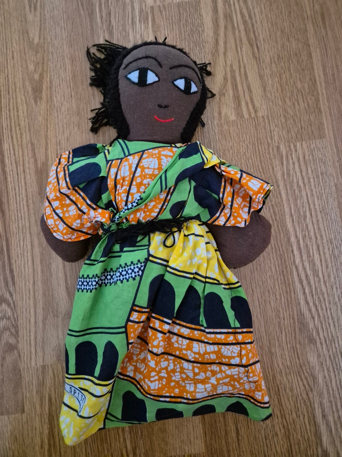 Prachtige handgemaakte Afrikaanse lappenpop (Folk Art), Ophalen of Verzenden, Zo goed als nieuw, Pop