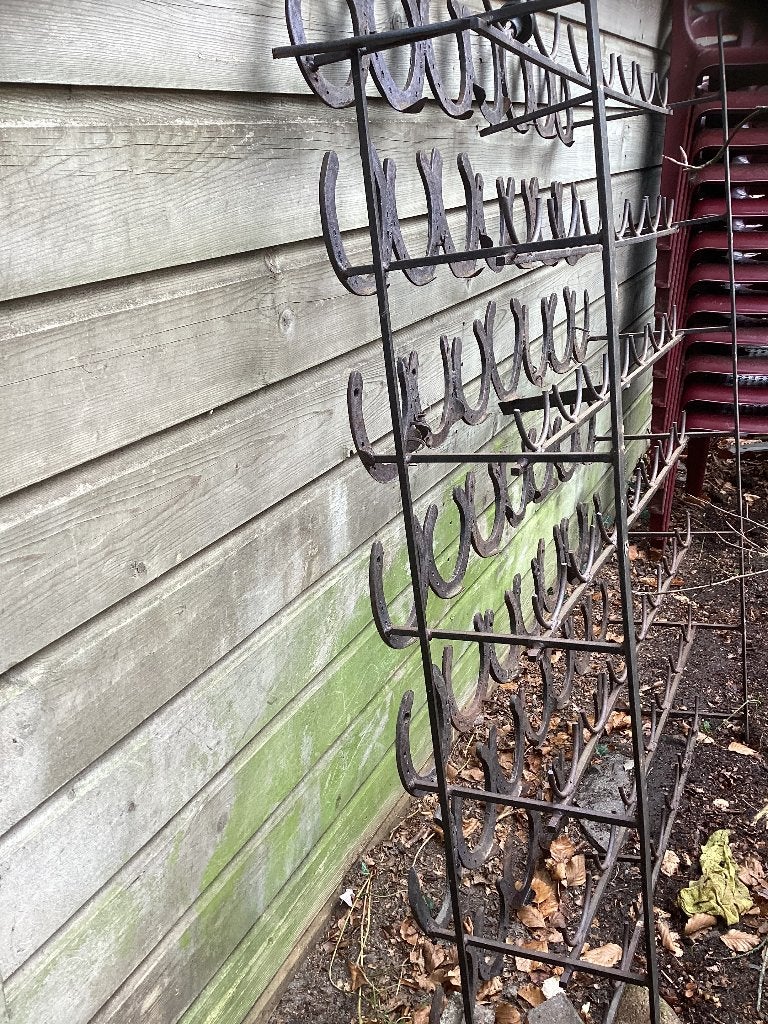 Groot metalen wijnrek van hoefijzers, Ophalen, Gebruikt, 25 flessen of meer, 75 – 100