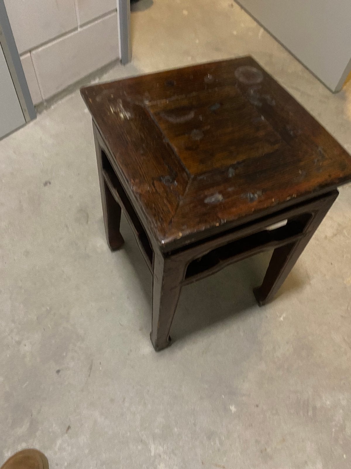 Oud Houten Chinees stijl krukje / bijzettafel, Antiek en Kunst, Antiek | Meubels | Tafels, Ophalen
