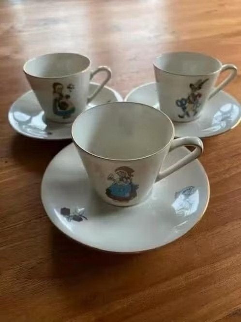 Sprookjes kop en schotel Jaeger & co. Bavaria - Germany, Ophalen of Verzenden, Zo goed als nieuw, Porselein, Kop en/of schotel
