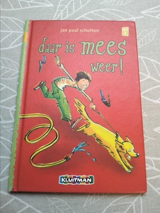 Daar is Mees weer! - AVI 2 kinderboek van Jan Paul Schutten, Ophalen of Verzenden, Zo goed als nieuw, Jan Paul Schutten, Fictie algemeen