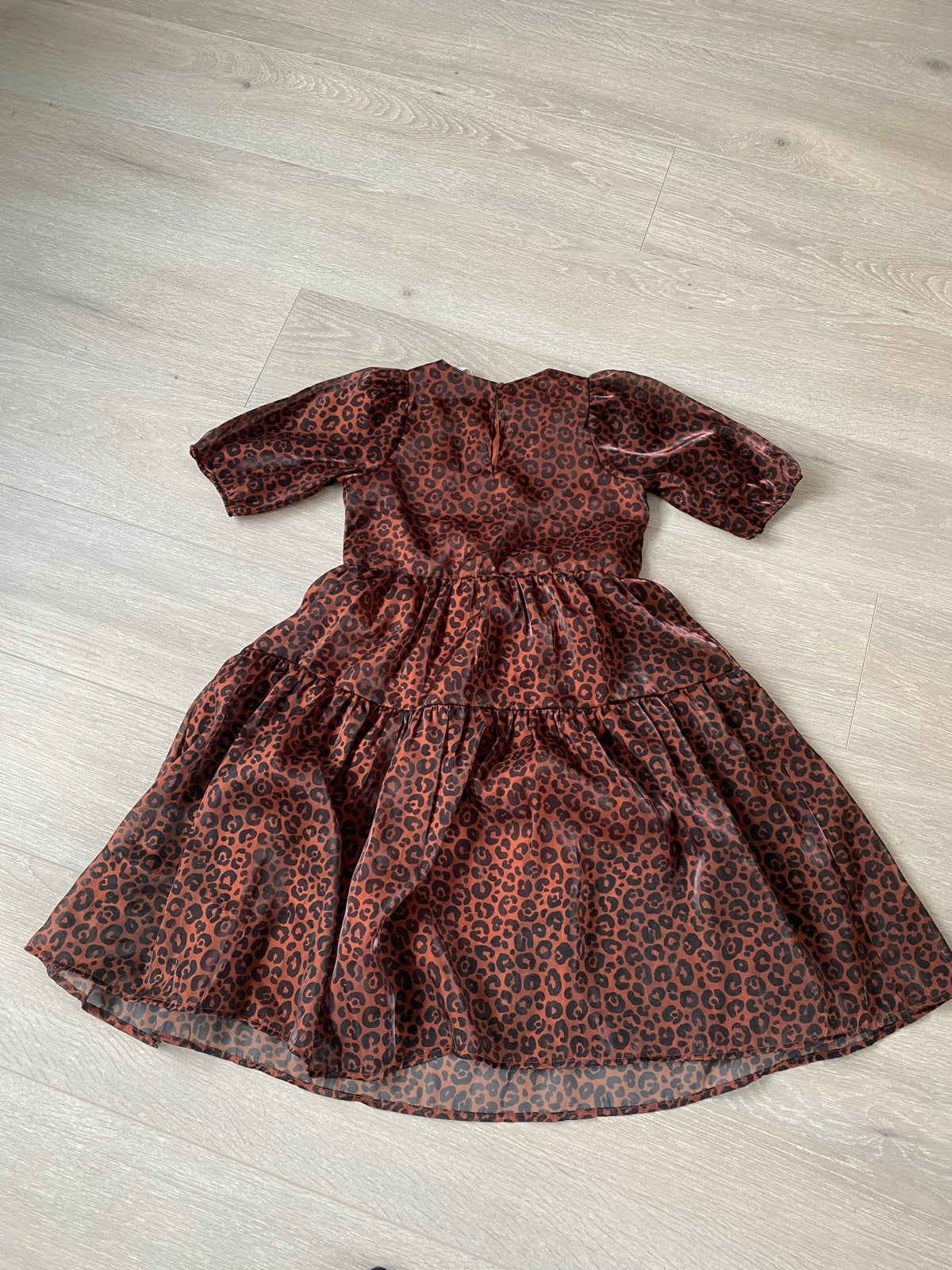 H&M jurk maat 140 z.g.a.n. met luipaardprint, Ophalen of Verzenden, Zo goed als nieuw, Meisje