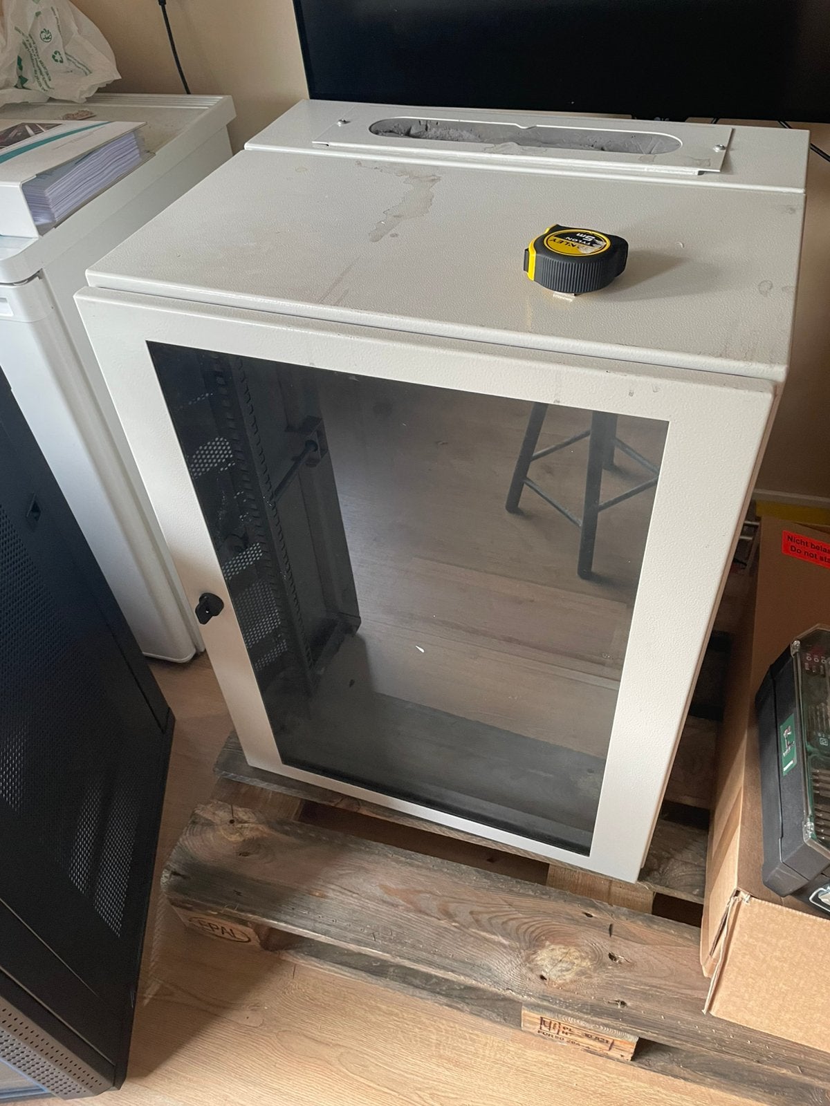 16u 19in patchkast, serverkast, rack, Computers en Software, Ophalen, Zo goed als nieuw