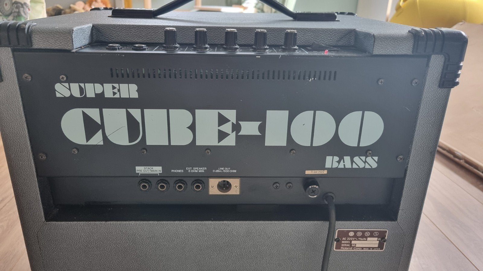 Roland Super Cube 100 Bass Versterker, Muziek en Instrumenten, Ophalen, Gebruikt, Basgitaar, 100 watt of meer