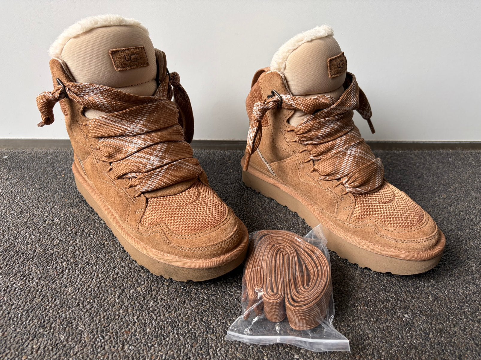 Ugg Hoge Sneakers Highmel, Bruin, Ophalen of Verzenden, Sneakers of Gympen, Zo goed als nieuw