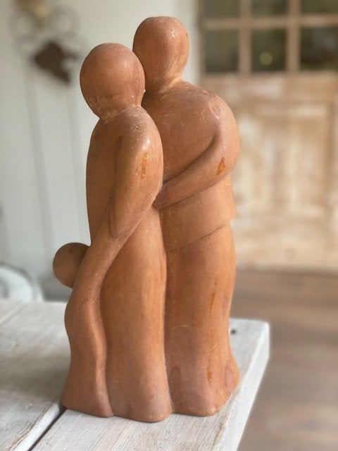 Vintage houten beeld Henk van de Donk. Man vrouw kind liefde, Ophalen, Groep mensen, Handgemaakt, 20 - 50 cm