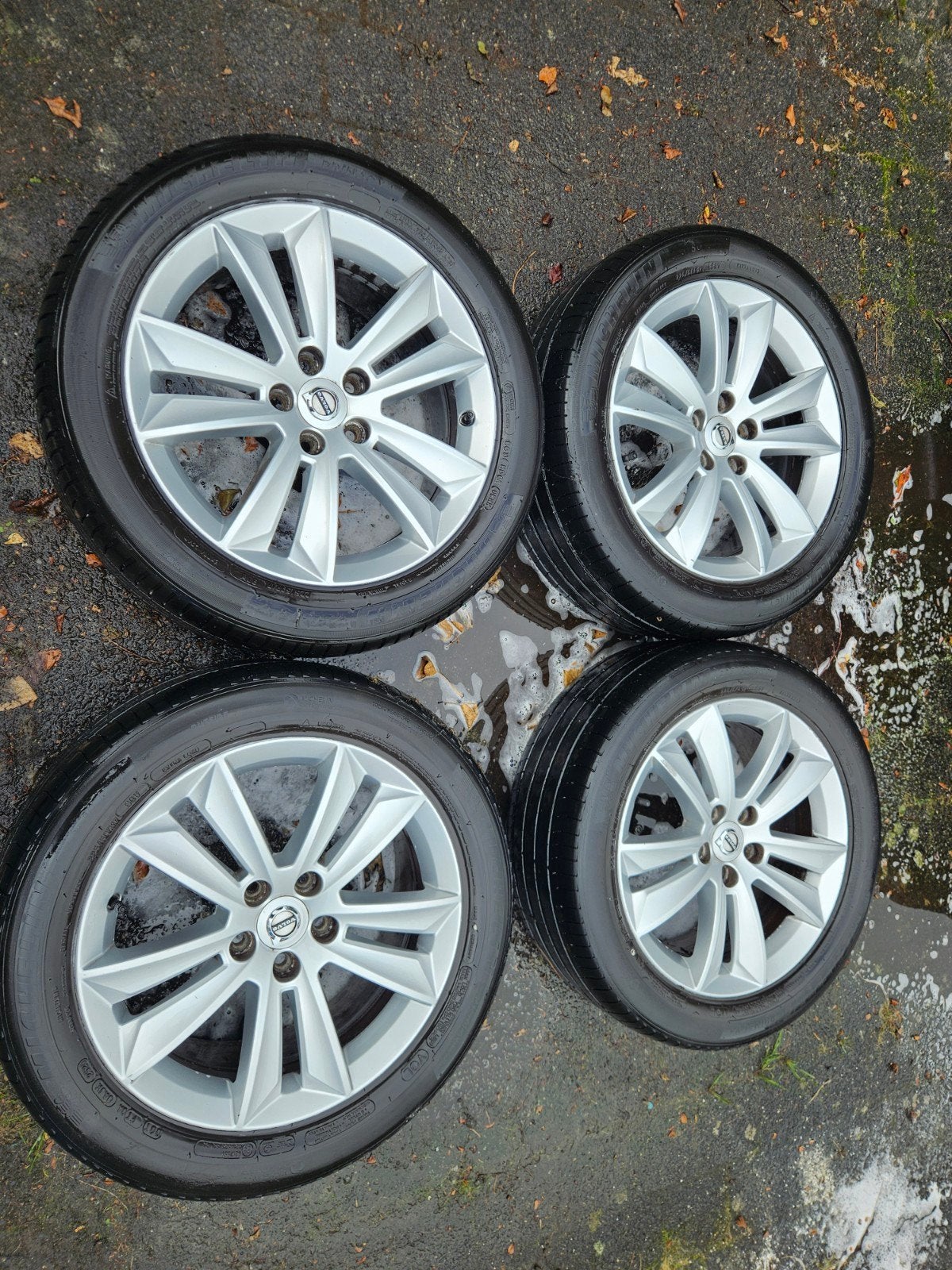 Volvo velgen 17inch , 2mm, michelins los apart verkrijgbaar, Ophalen, Velg(en), 17 inch, 235 mm