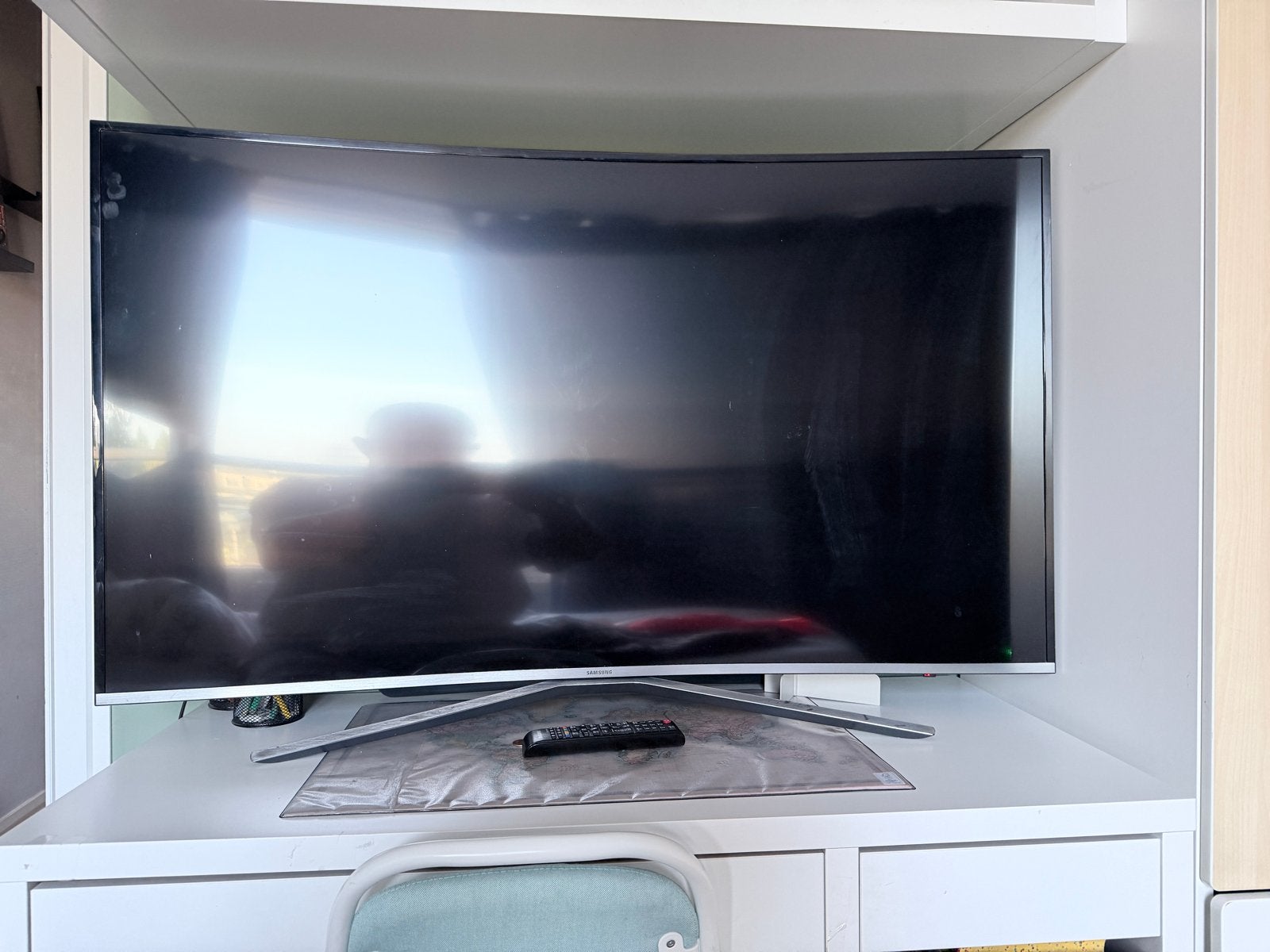 Foto 2 van Samsung UE49KU6500 4K Curved Smart TV - 49 inch