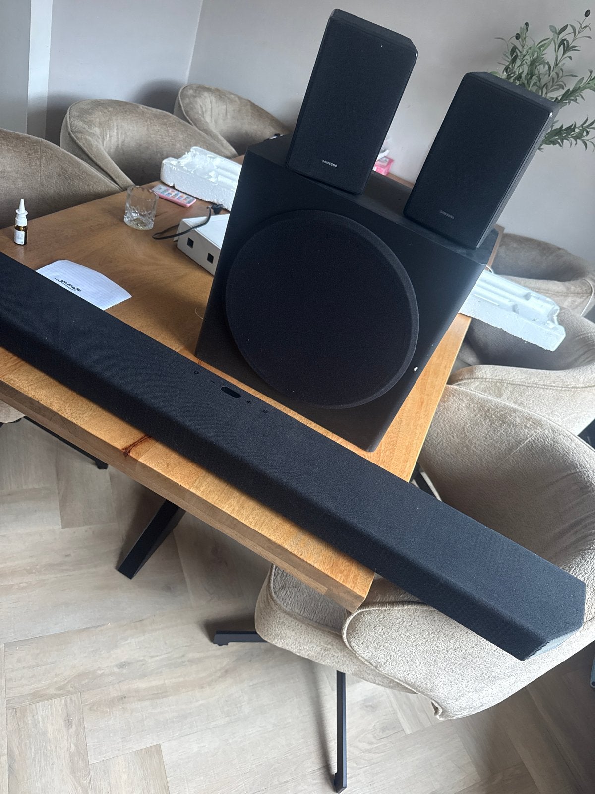 Samsung Soundbar met transportbeschadiging en kraak, Ophalen of Verzenden, Niet werkend