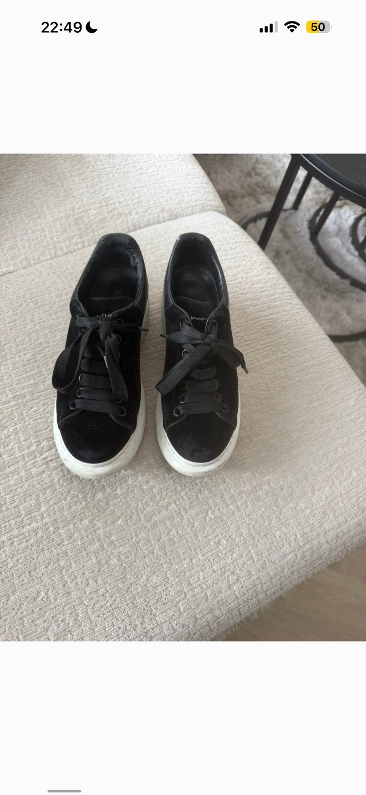 Alexander McQueen oversized sneaker fluweel zwart maat 37, Ophalen of Verzenden, Zo goed als nieuw