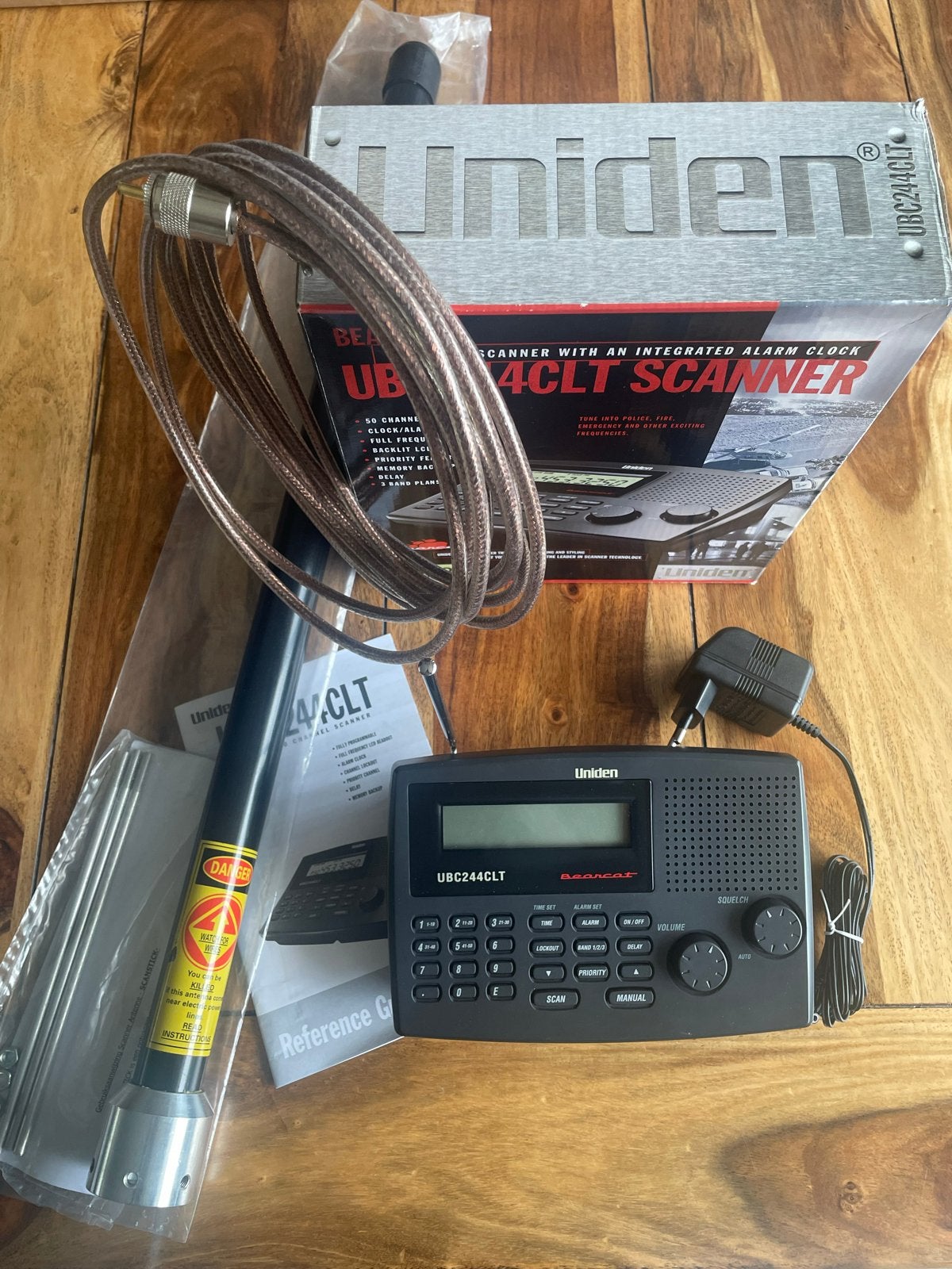 Uniden Bearcat UBC244CLT Scanner met buitenantenne, Ophalen of Verzenden, Nieuw