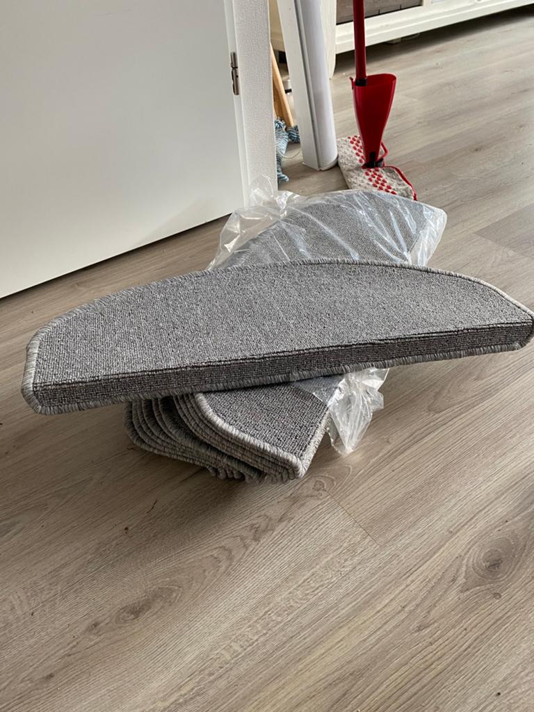 Halve maandjes voor de trap, Ophalen, Nieuw, Rechthoekig, 50 tot 100 cm