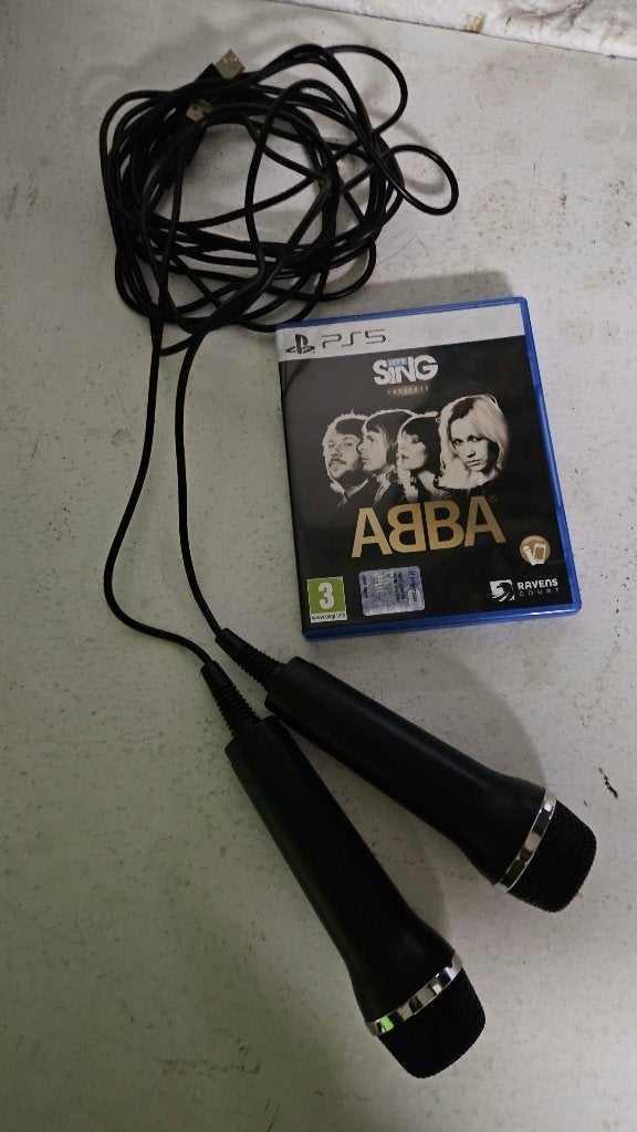 Let's Sing ABBA 2 Mic Bundle - Inclusief 2 Microfoons + ABBA, Ophalen of Verzenden, Zo goed als nieuw, Microfoon, PlayStation 5