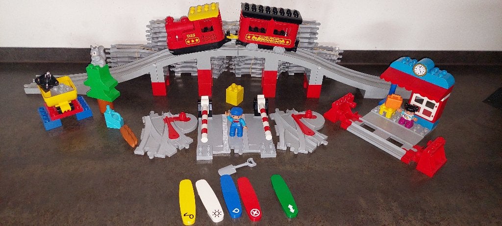 duplo trein 10874 met brug nr 17, Kinderen en Baby's, Speelgoed | Duplo en Lego, Ophalen of Verzenden, Zo goed als nieuw, Duplo