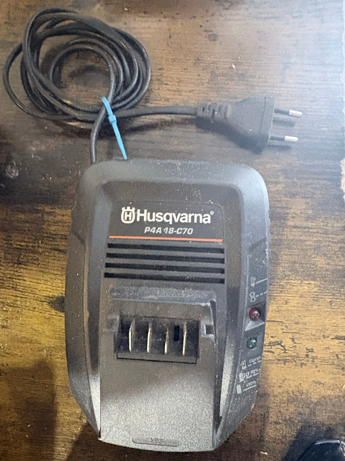 Husqvarna P4A 18-C70 Acculader, Ophalen of Verzenden, Gebruikt