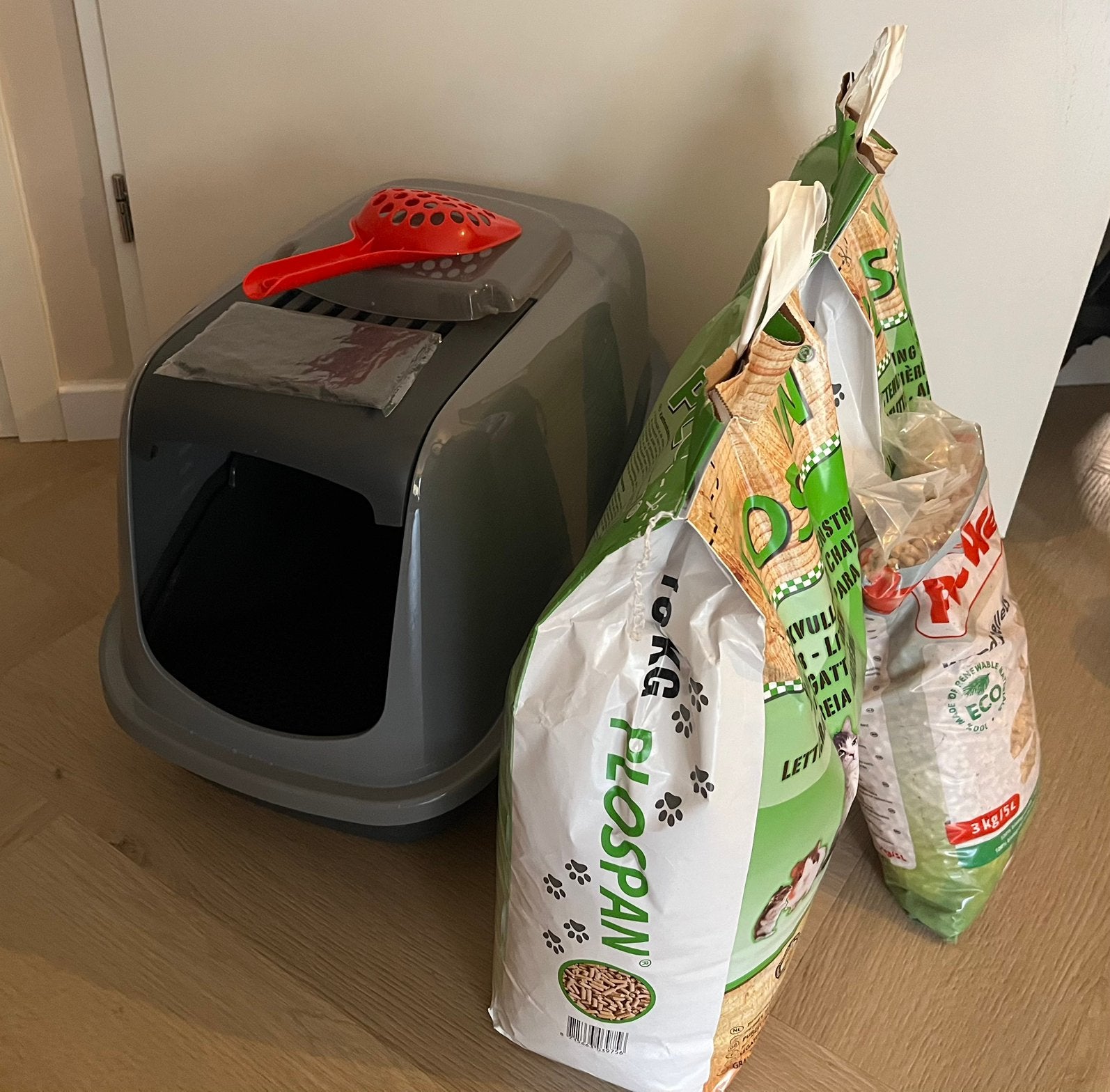 Peewee bak + 3 zakken houtkorrels, Dieren en Toebehoren, Ophalen, Zo goed als nieuw