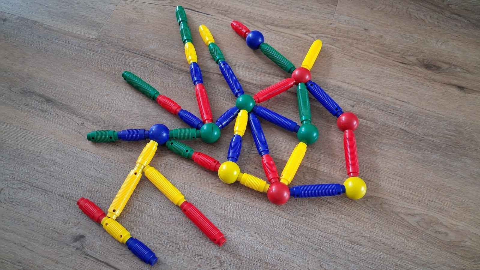 Kleurrijk magnetisch Constructiespeelgoed - Bouw en Speel!, Ophalen of Verzenden, Gebruikt, Overige merken
